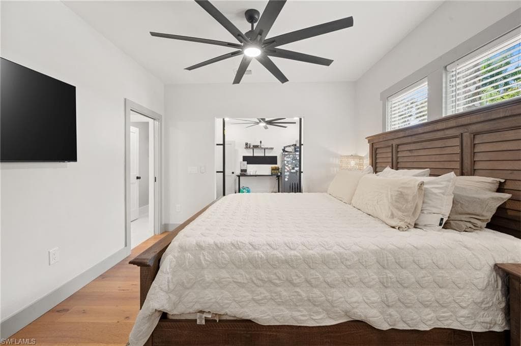 2647 Michigan AVE-21