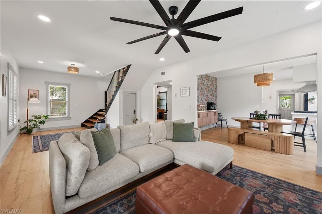 2647 Michigan AVE-6