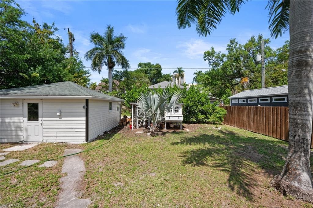 2647 Michigan AVE-33