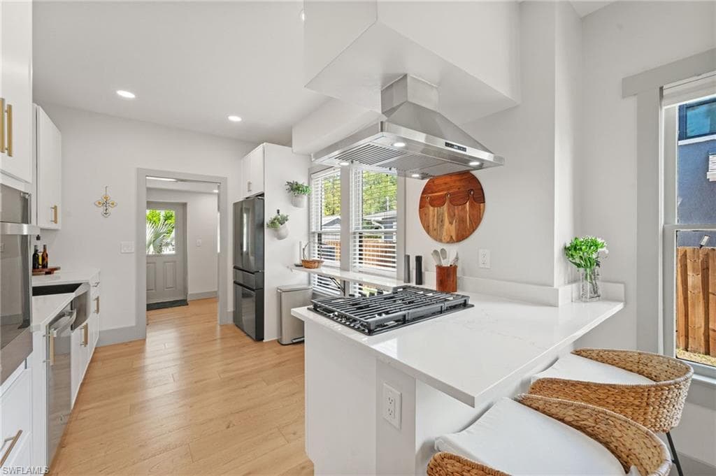 2647 Michigan AVE-14