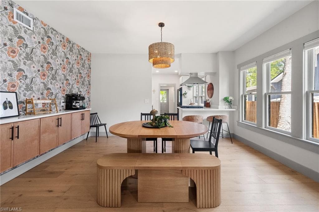 2647 Michigan AVE-10