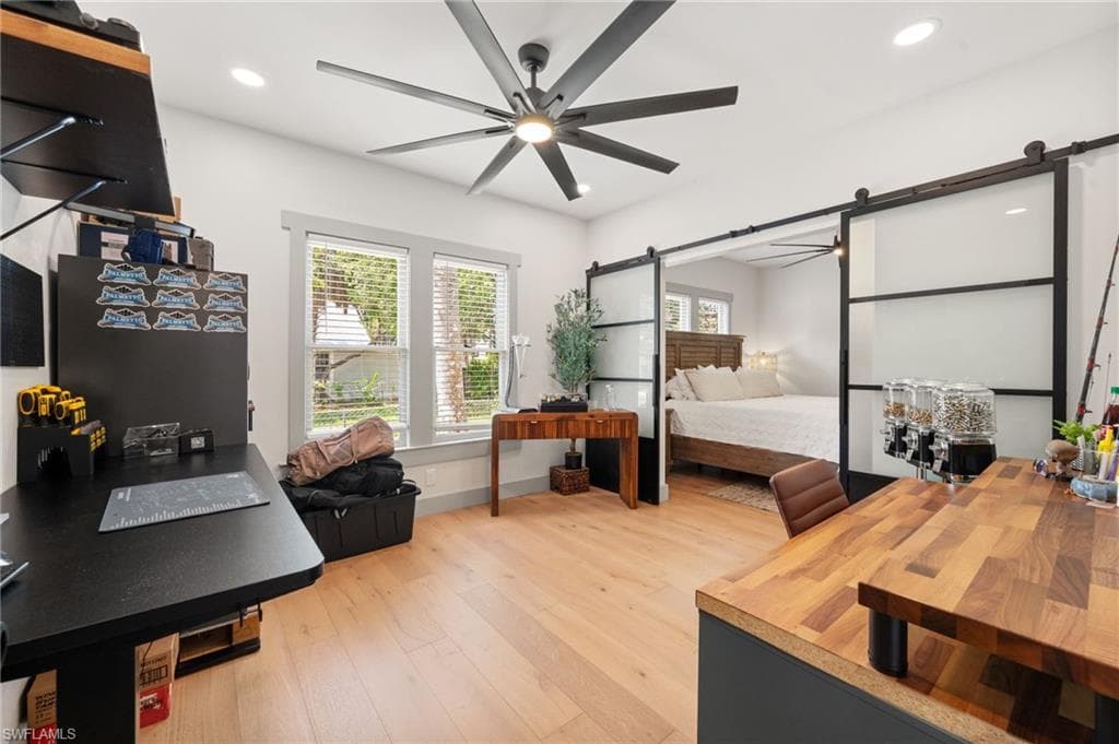 2647 Michigan AVE-18