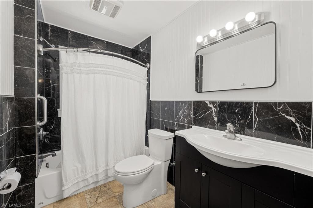 2647 Michigan AVE-28