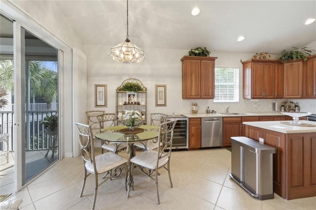4945 Shaker Heights Ct CT 202-15