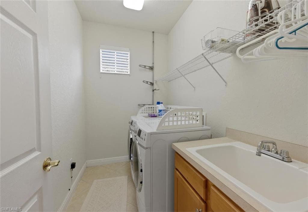 4945 Shaker Heights Ct CT 202-35