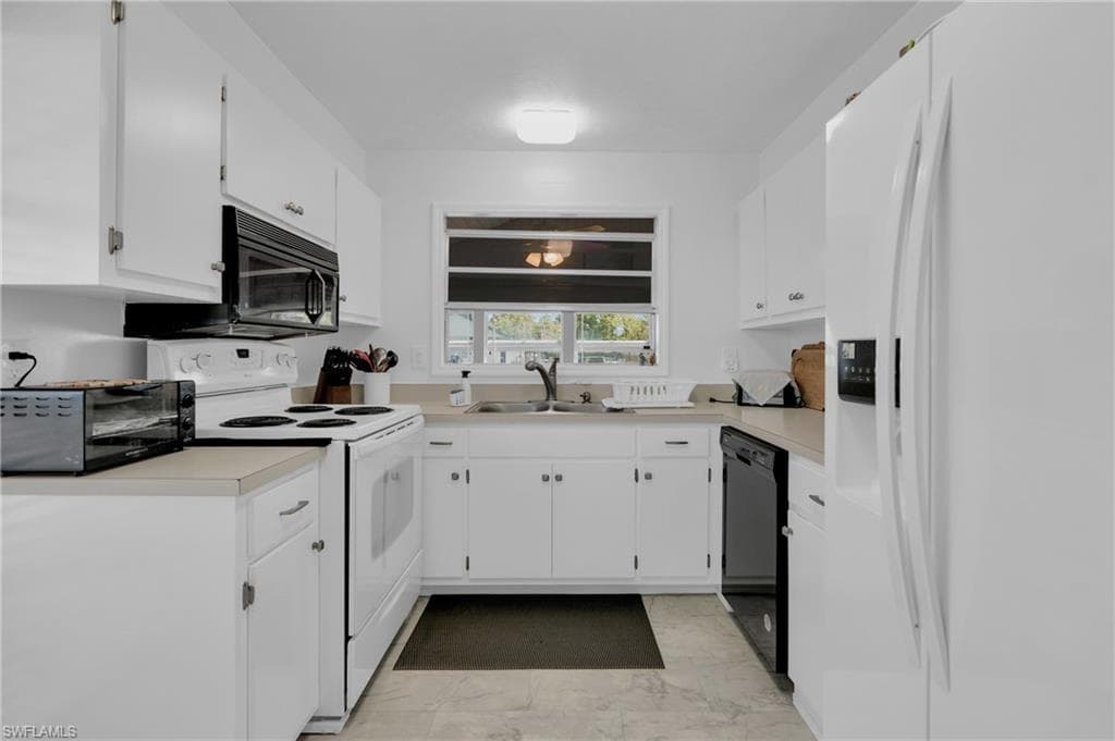 10438 Lakeport CT-12