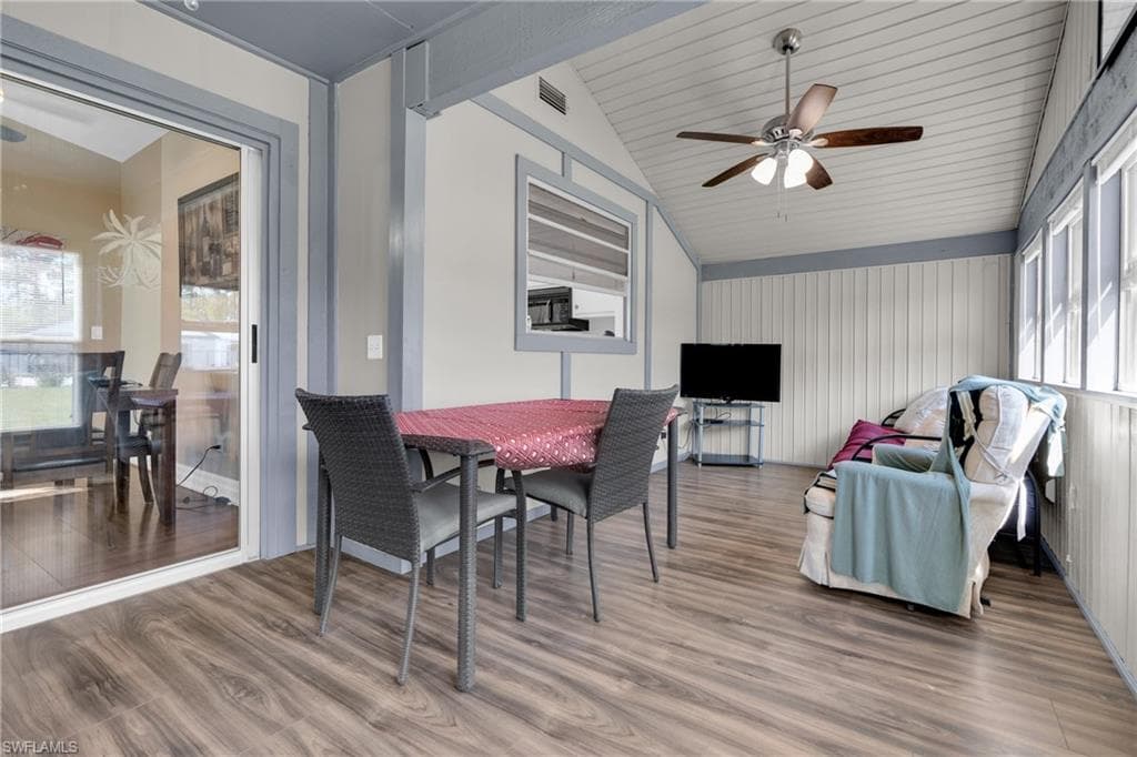 10438 Lakeport CT-15