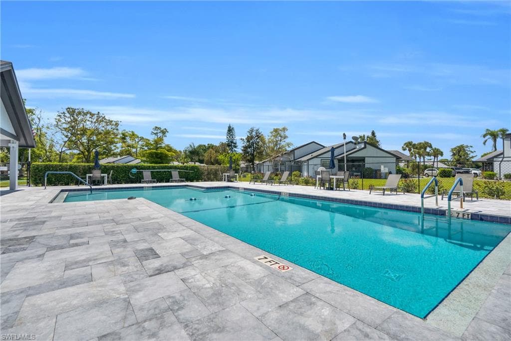 10438 Lakeport CT-23