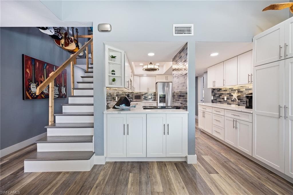 4904 Vincennes ST 204-16
