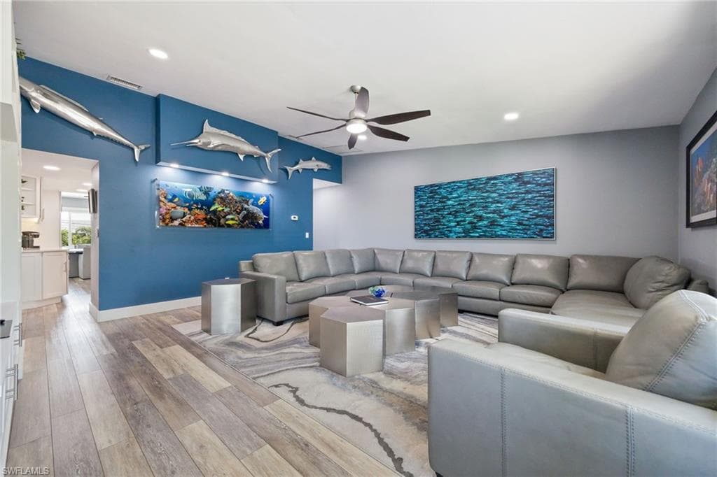 4904 Vincennes ST 204-9