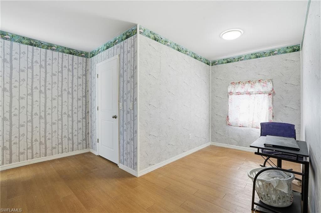2405 Zoysia LN-12