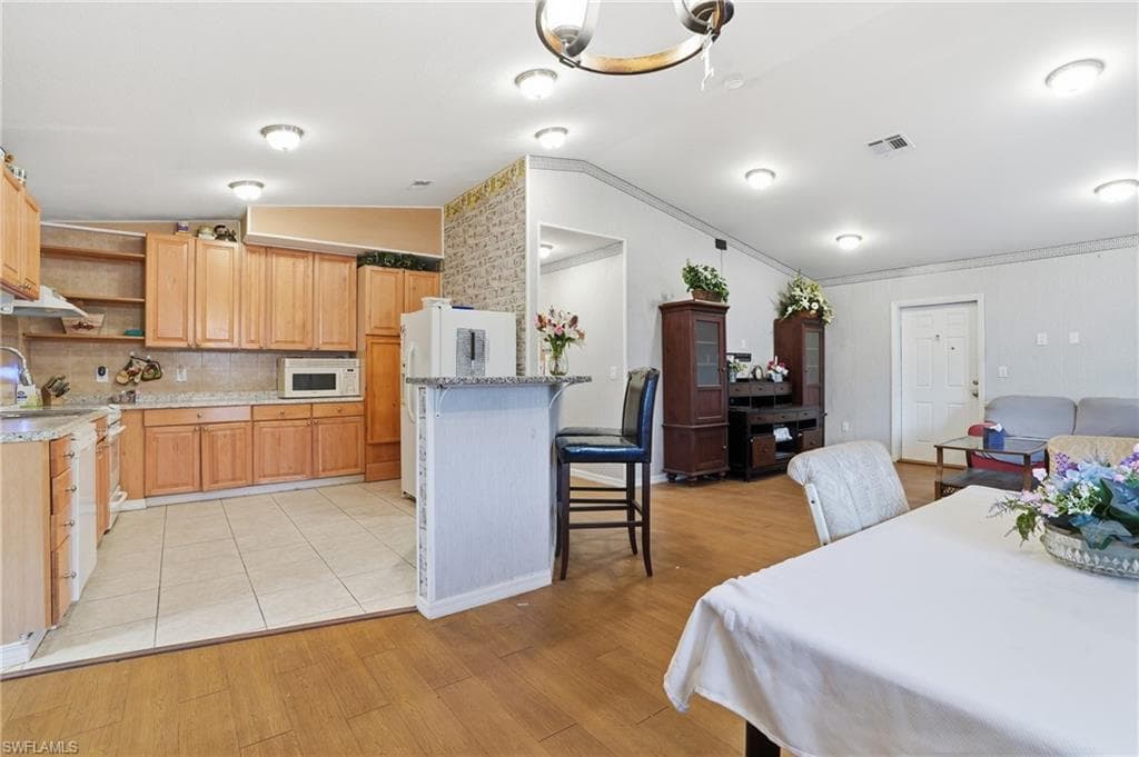 2405 Zoysia LN-9