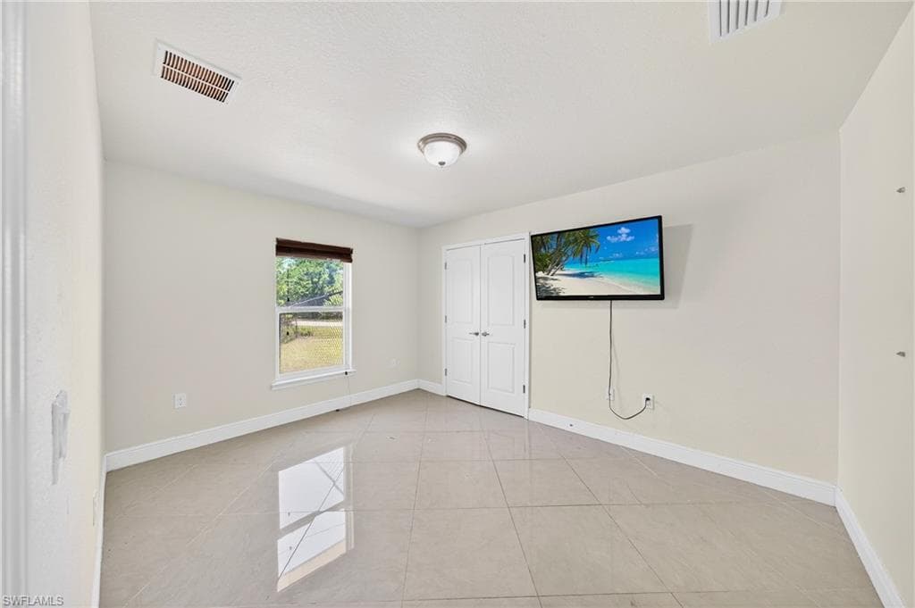 533 Willowbrook DR-22