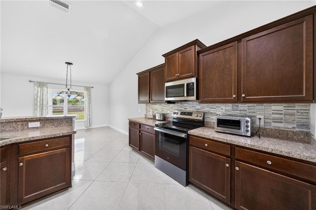 533 Willowbrook DR-12