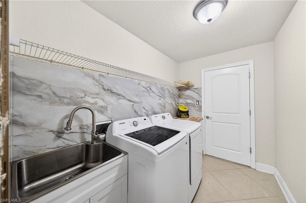 533 Willowbrook DR-25