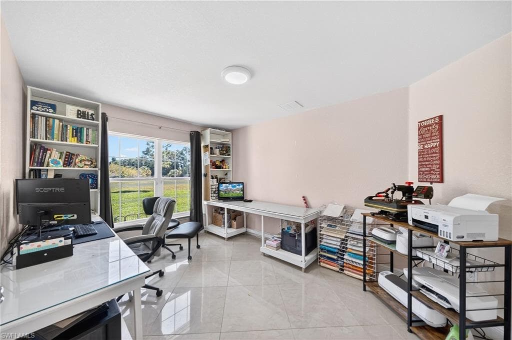533 Willowbrook DR-21