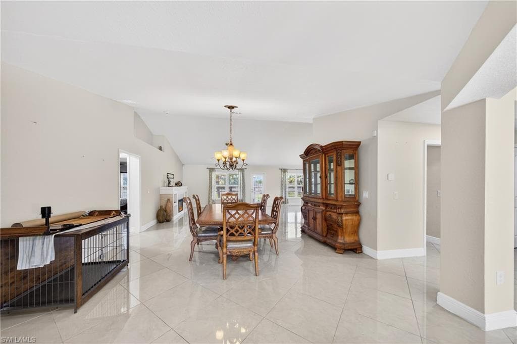 533 Willowbrook DR-6