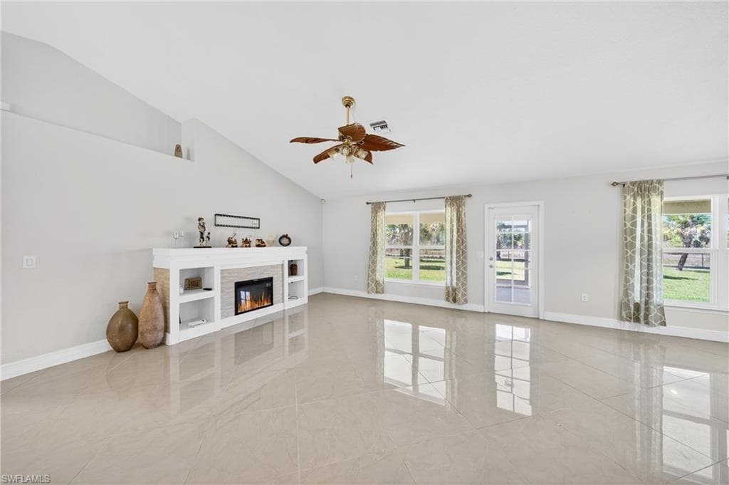 533 Willowbrook DR-2