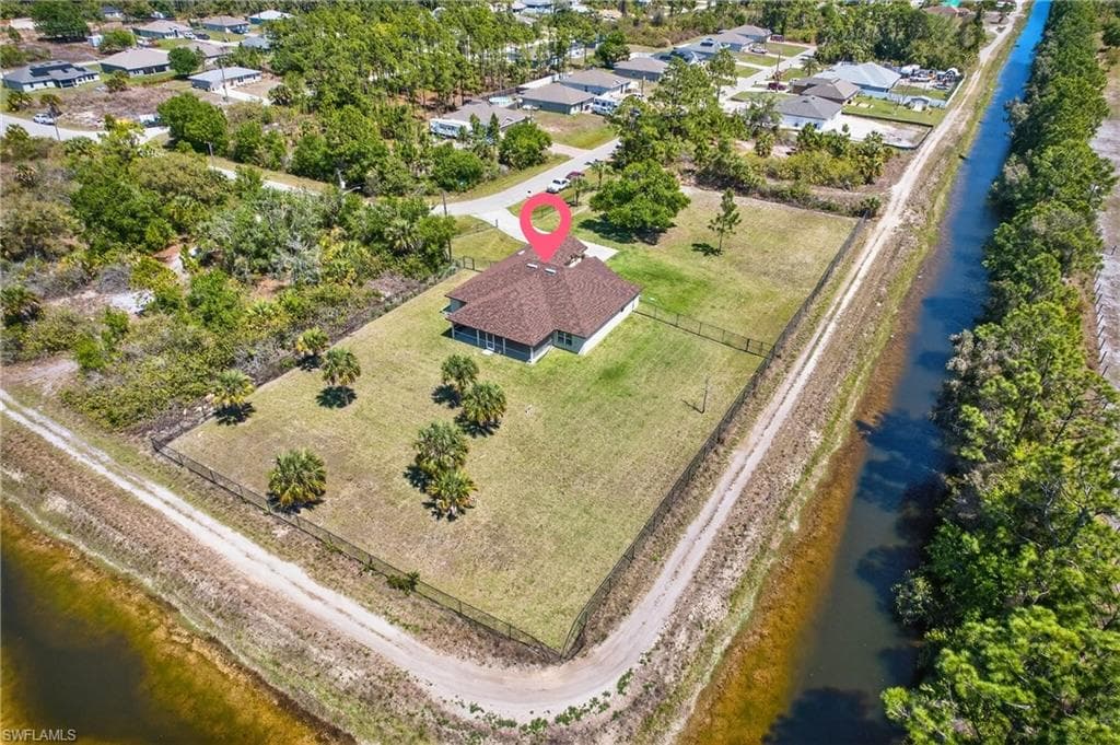 533 Willowbrook DR-35