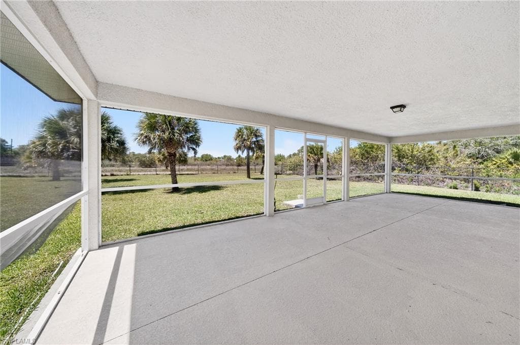 533 Willowbrook DR-27