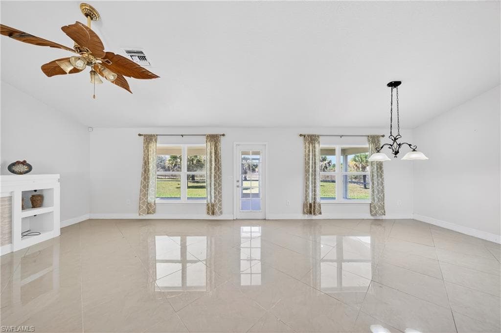 533 Willowbrook DR-4
