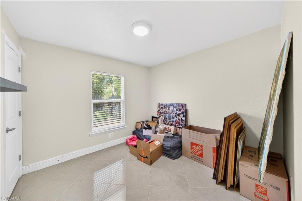 533 Willowbrook DR-23