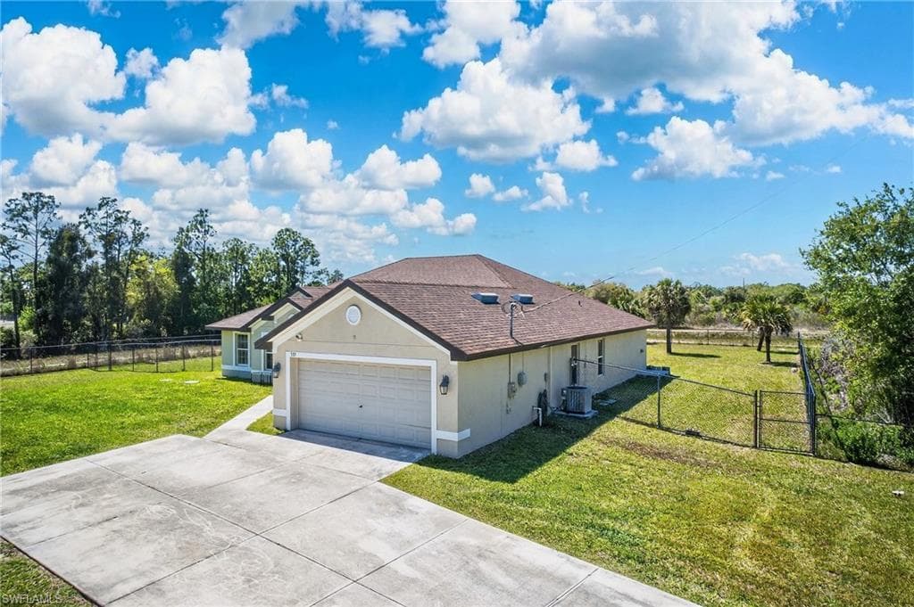 533 Willowbrook DR-30