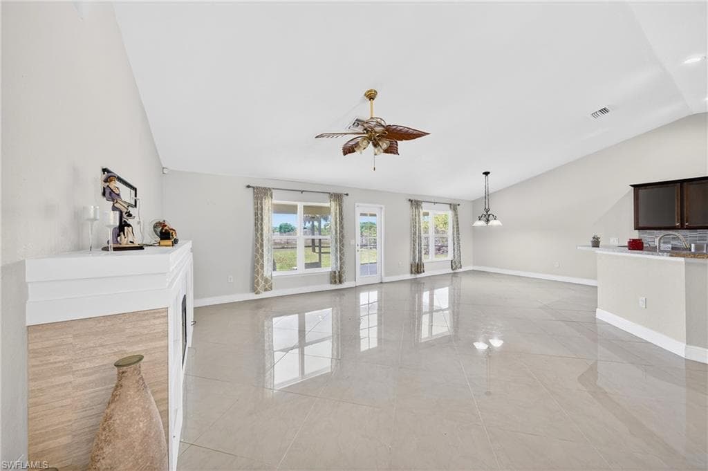 533 Willowbrook DR-3