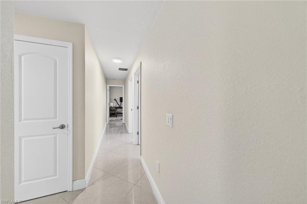 533 Willowbrook DR-24