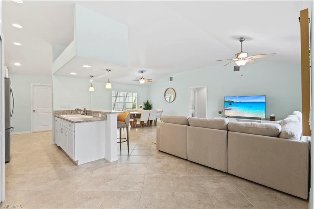 11693 OAKLAND DR-6