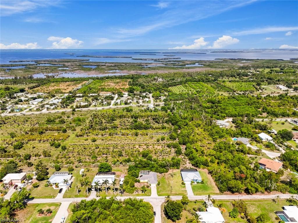 11693 OAKLAND DR-32