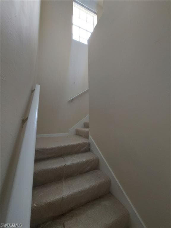 3268 Amanda LN 3-19