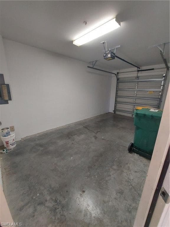 3268 Amanda LN 3-13