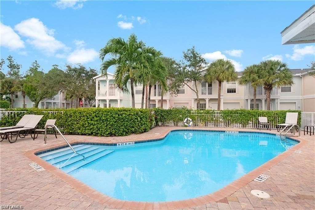 3268 Amanda LN 3-3