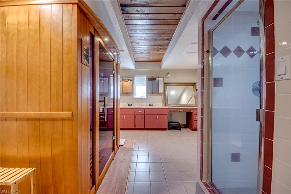 5121 Muddy LN-15