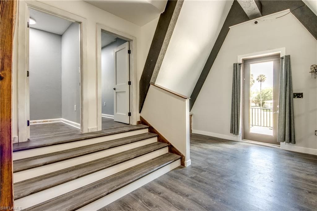 5121 Muddy LN-21
