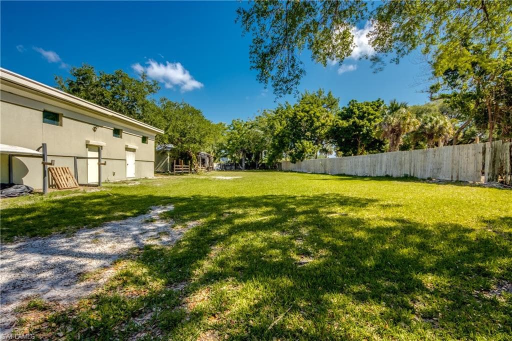 5121 Muddy LN-44