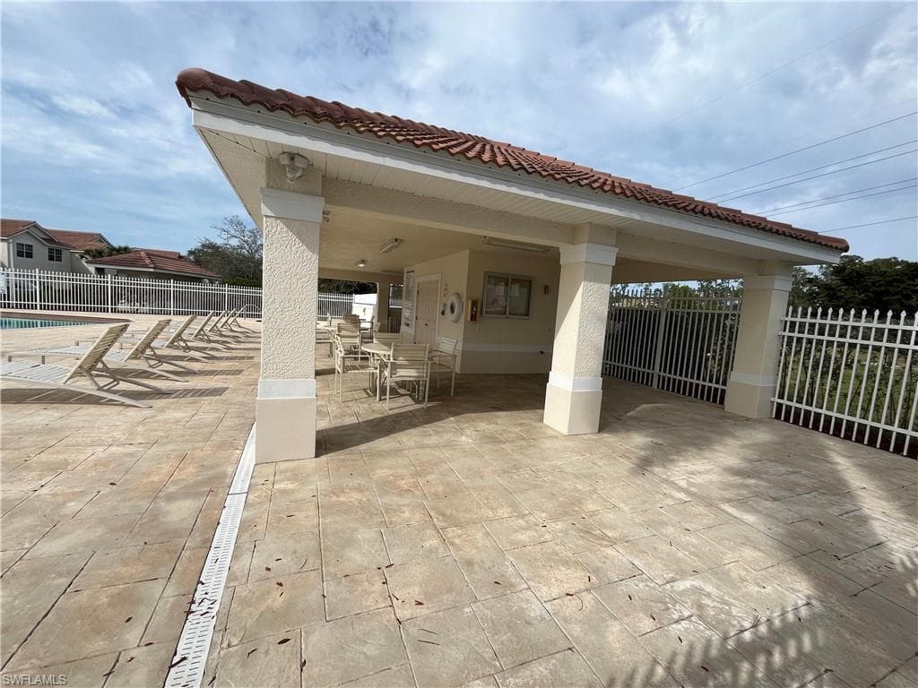 884 Hampton CIR 159-23
