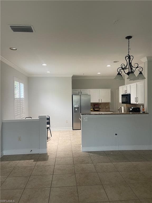 884 Hampton CIR 159-3