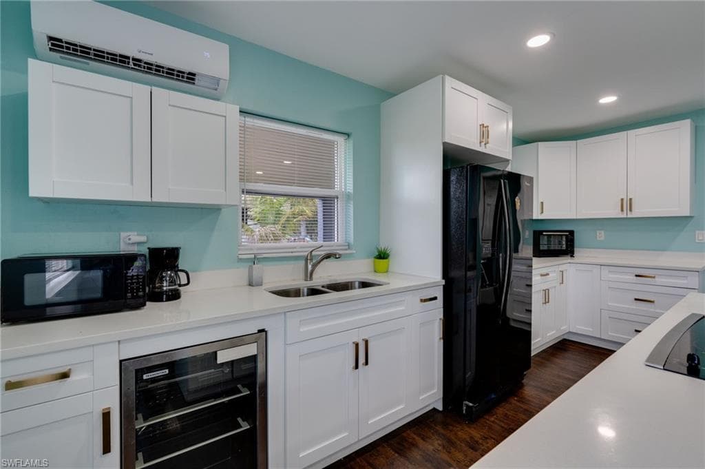 4630 New Haven DR-8