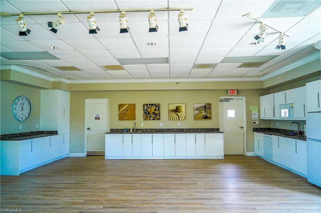 664 Broad AVE S J664-32