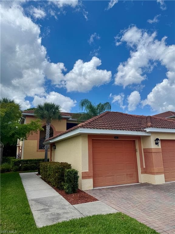 13761 Julias WAY 311-0