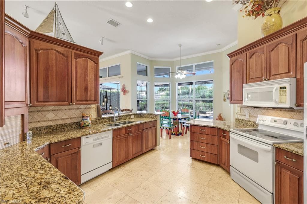 15930 Catalpa Cove DR-13
