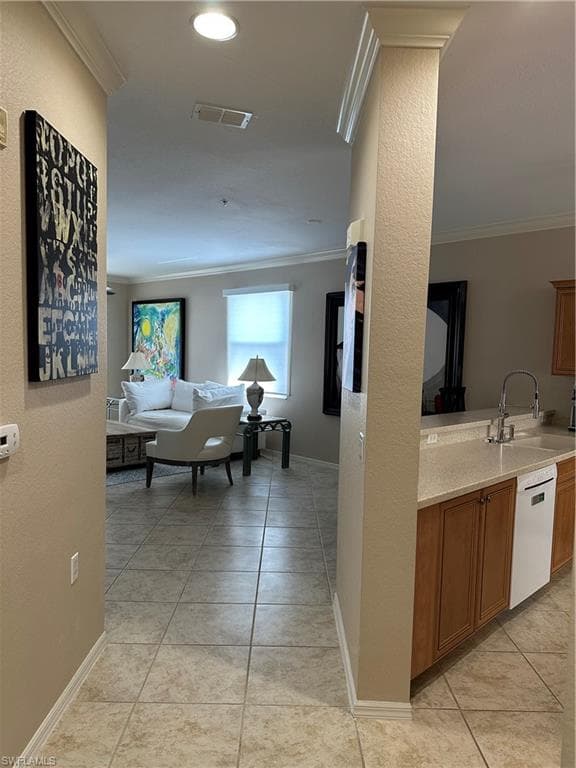 8470 Kingbird LOOP 1050-6