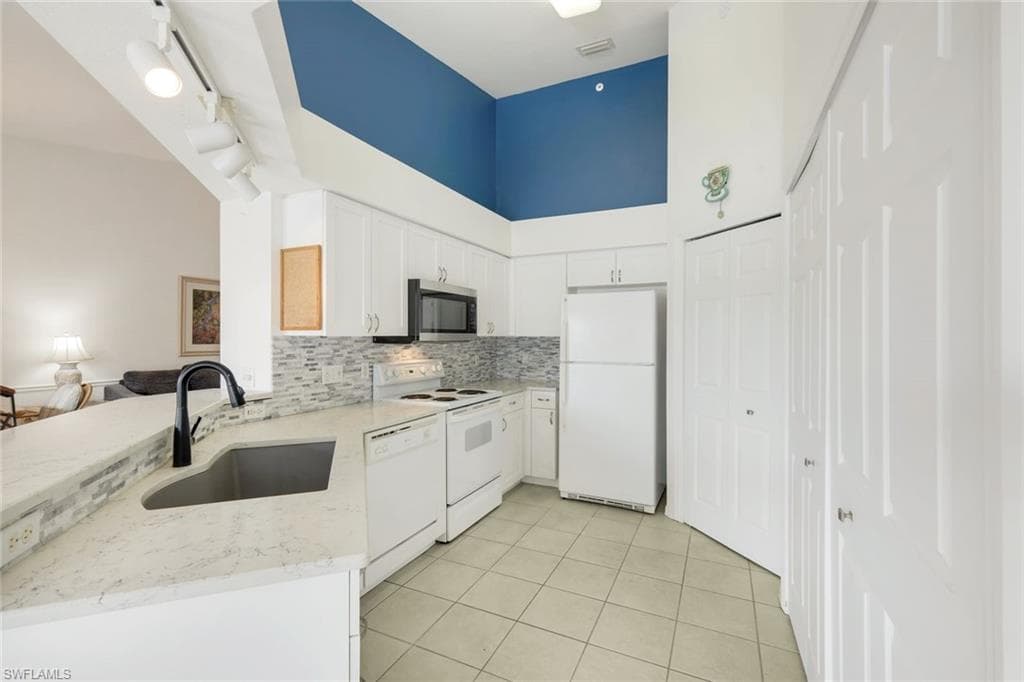 28851 Bermuda Lago CT 304-8