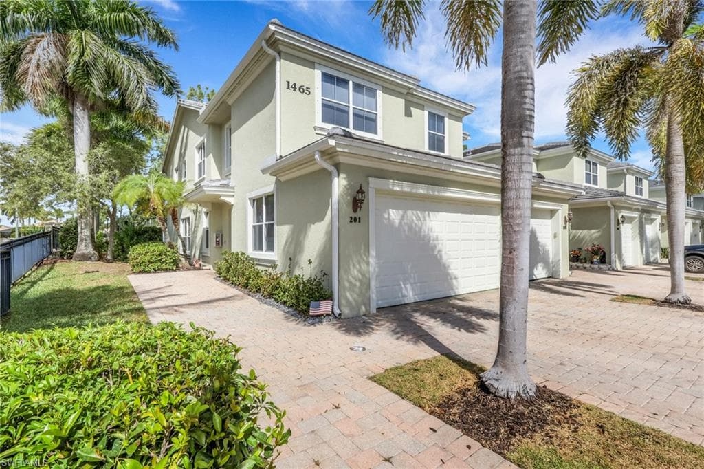 1465 Mariposa CIR 201-1