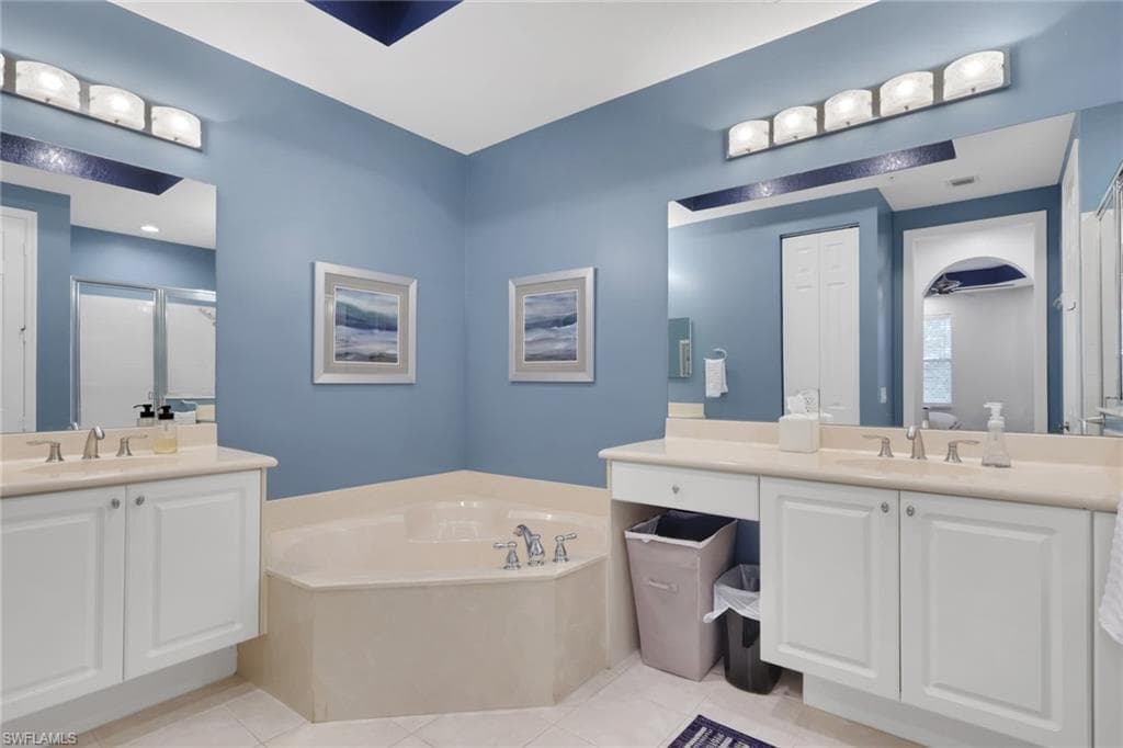 1465 Mariposa CIR 201-12