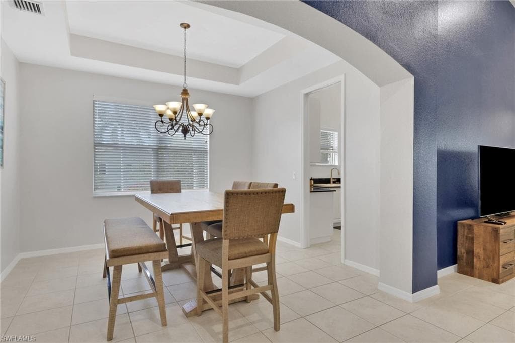 1465 Mariposa CIR 201-15