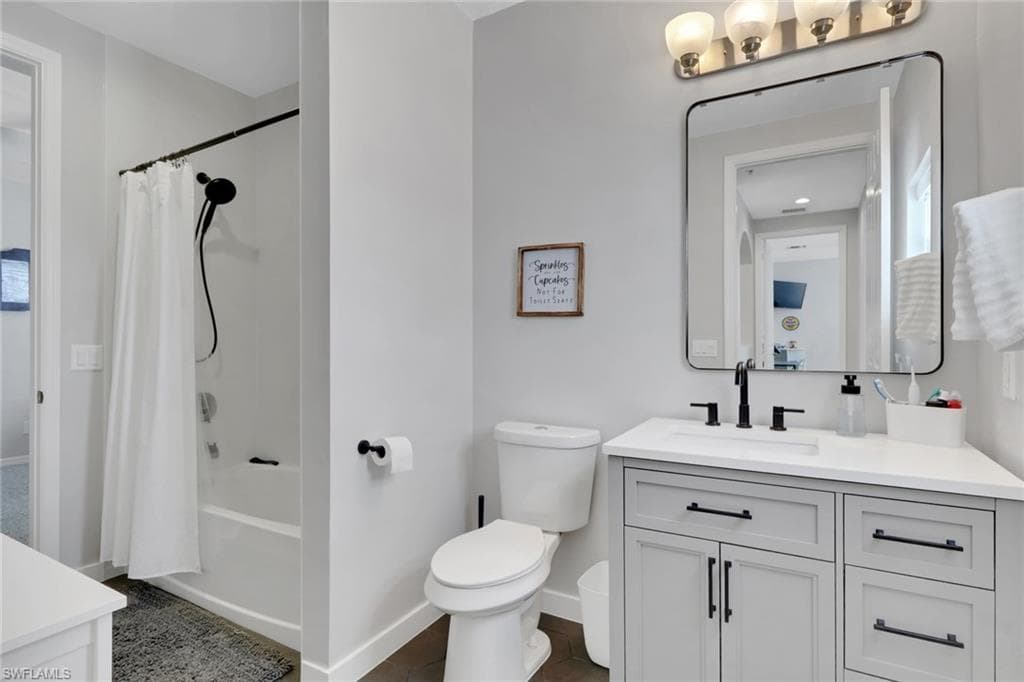 1465 Mariposa CIR 201-20