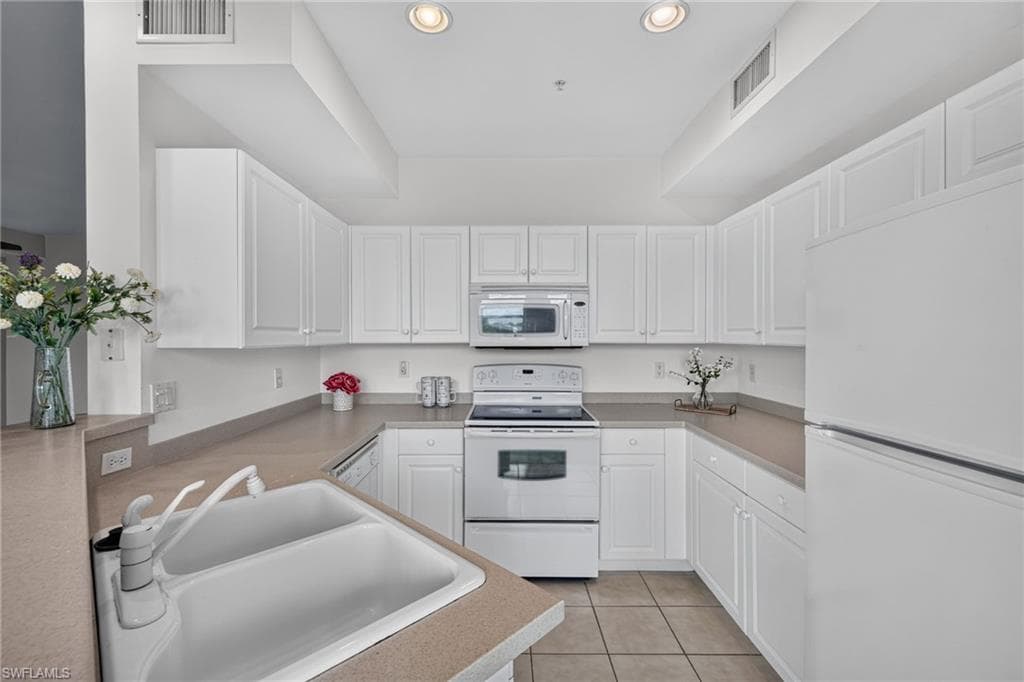 4015 Palm Tree BLVD 304-9